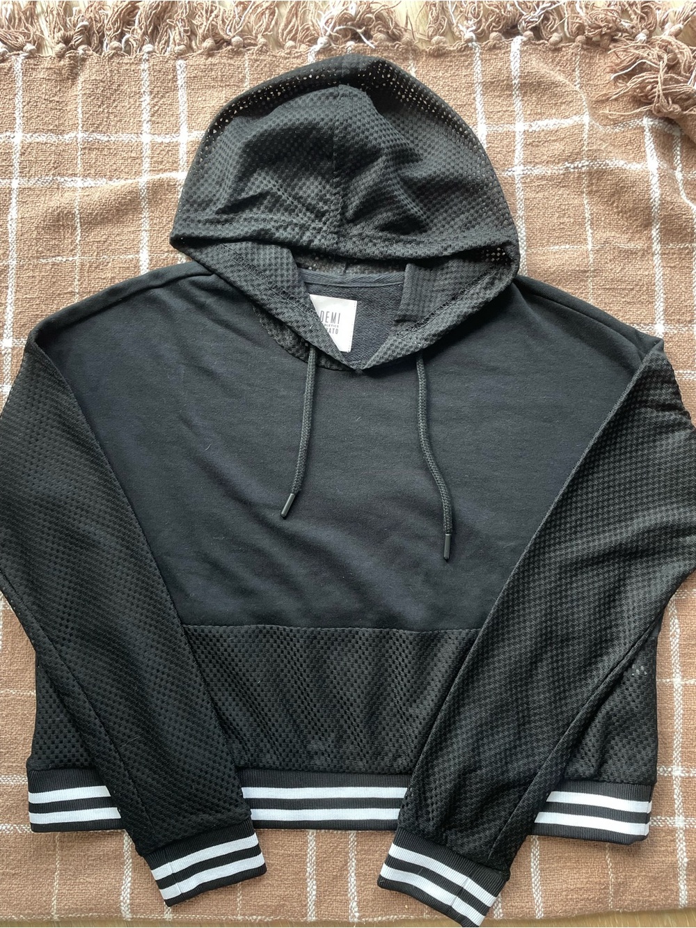 EUC Fabletics x Demi Lovato Women’s Black Mesh Cropped Hoodie Size S Small